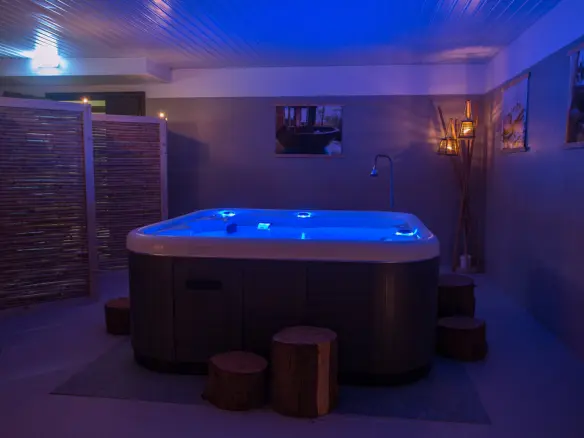 Hotel In Avlona, Greece (2.500 M²)