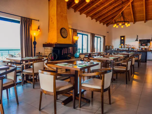 Hotel In Avlona, Greece (2.500 M²)