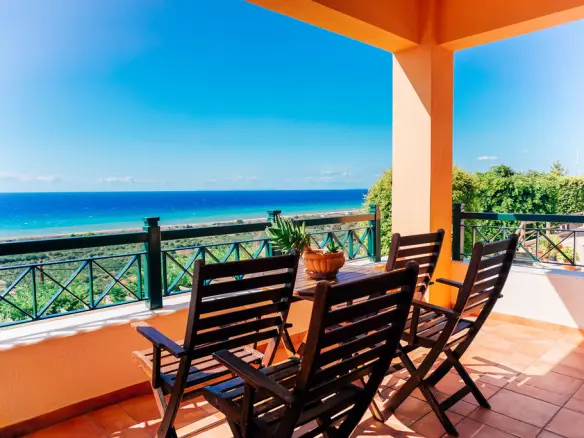 Hotel In Avlona, Greece (2.500 M²)