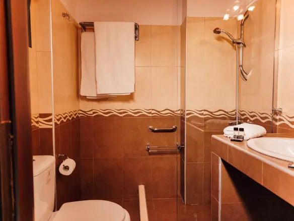 Hotel In Avlona, Greece (2.500 M²)