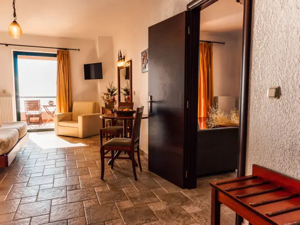 Hotel In Avlona, Greece (2.500 M²)