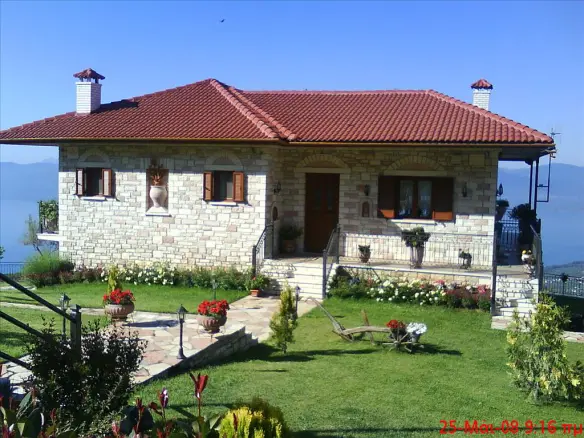 3-bedroom Detached House In Agrinio, Greece (190 M²)