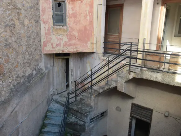Building In Athens – Center – Center, Greece (622 M²)