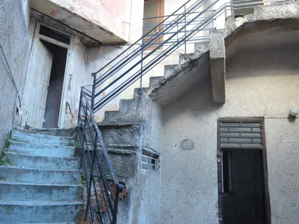 Building In Athens – Center – Center, Greece (622 M²)