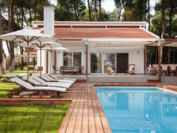 5-bedroom Villa In Kassandra, Greece (330 M²)