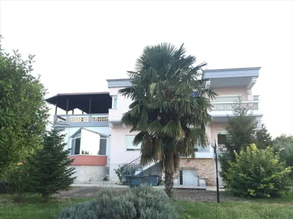 Detached House 310 M² In Northern Greece With Land