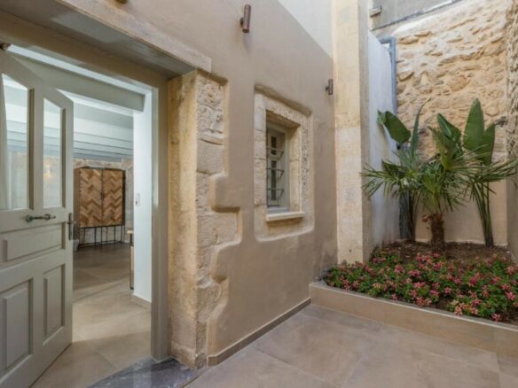 Business In Greece (360 M²)