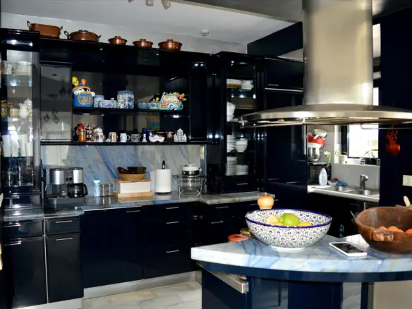 8-bedroom Detached House In Marathonas, Greece (260 M²)