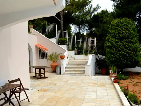 8-bedroom Detached House In Marathonas, Greece (260 M²)