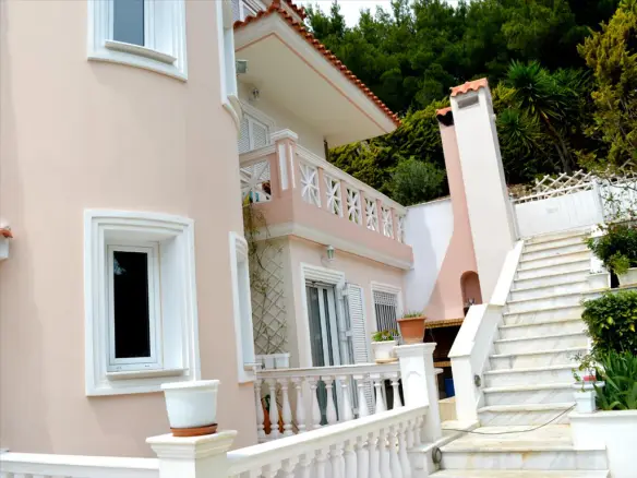 8-bedroom Detached House In Marathonas, Greece (260 M²)