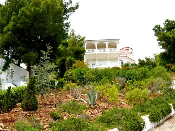8-bedroom Detached House In Marathonas, Greece (260 M²)