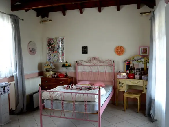 8-bedroom Detached House In Marathonas, Greece (480 M²)