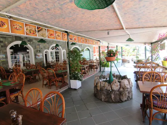 1,000 M² Commercial Property Available In Corfu