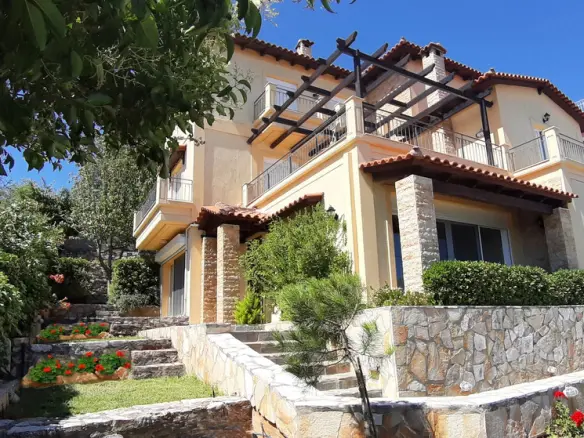 5-bedroom Detached House In Kalamos, Greece (320 M²)