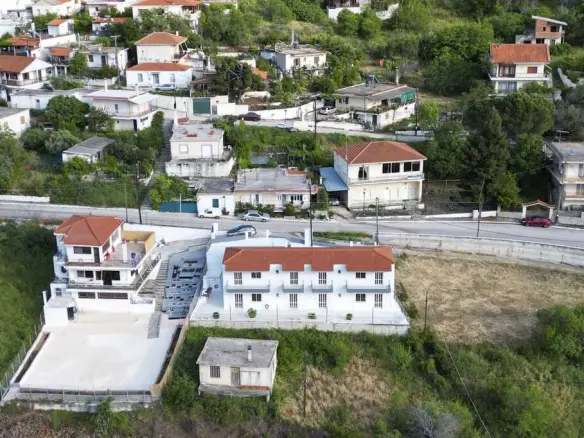 Building In Loutraki-perachora, Greece (240 M²)