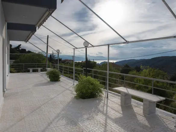 Building In Loutraki-perachora, Greece (240 M²)