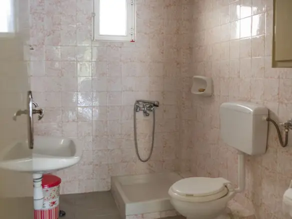 Building In Loutraki-perachora, Greece (240 M²)