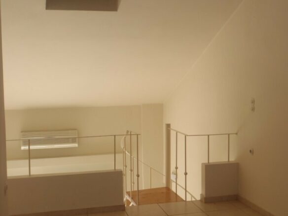 Business In Greece (580 M²)