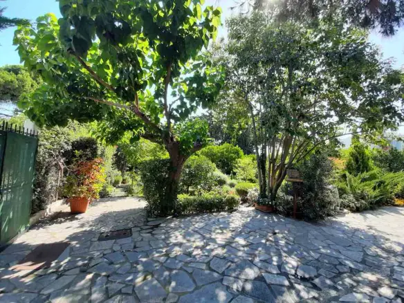 Detached House In Nea Makri, Greece (260 M²)