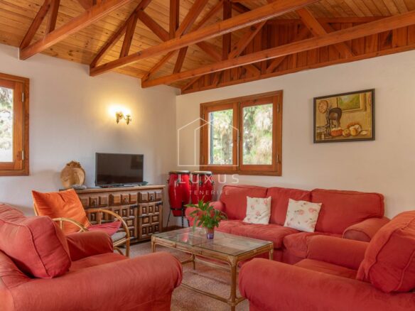 3-bedroom Country House In Icod De Los Vinos, Spain (195 M²)