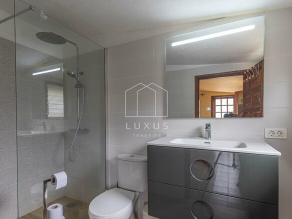 3-bedroom Country House In Icod De Los Vinos, Spain (195 M²)