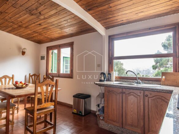 3-bedroom Country House In Icod De Los Vinos, Spain (195 M²)