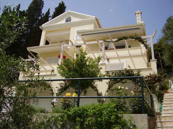 5-bedroom Villa In Corfu, Greece (255 M²)