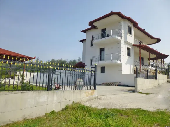 Detached House 220 M² On The Olympic Coast
