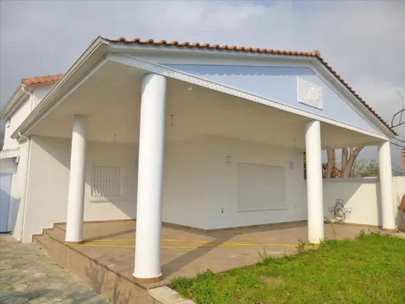 Detached House 200 M² Located On Olympic Coast
