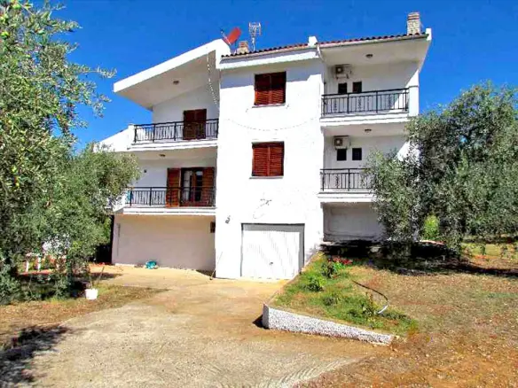 Detached House In Thasos, Greece (300 M²)