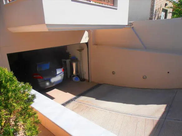 5-bedroom Detached House In Artemida (loutsa), Greece (330 M²)