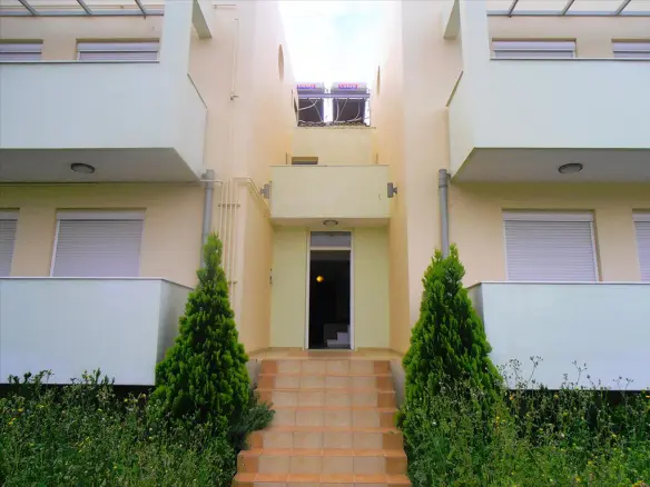 Detached House In Greece (670 M²)