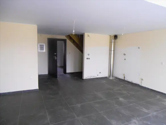 Detached House In Greece (670 M²)