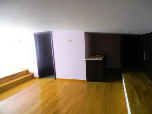 Detached House In Greece (670 M²)