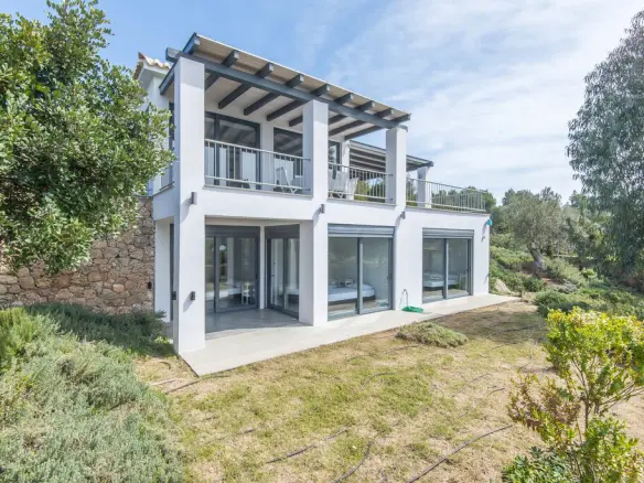 3-bedroom Detached House In Greece (136 M²)