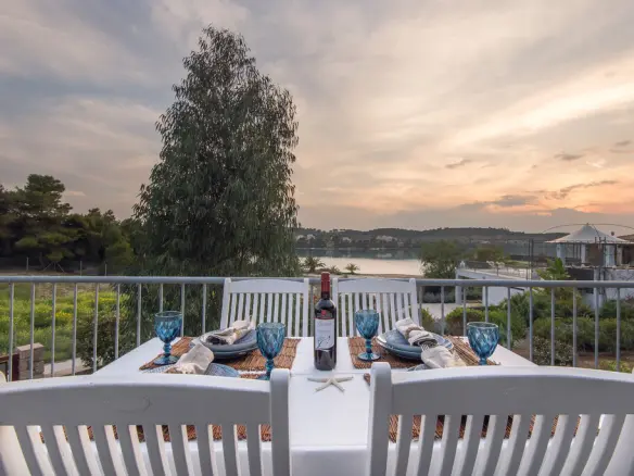 3-bedroom Detached House In Greece (136 M²)