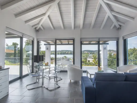 3-bedroom Detached House In Greece (136 M²)
