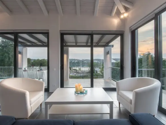 3-bedroom Detached House In Greece (136 M²)