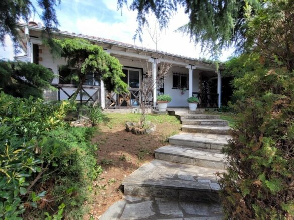 3-bedroom Detached House In Michaniona, Greece (175 M²)