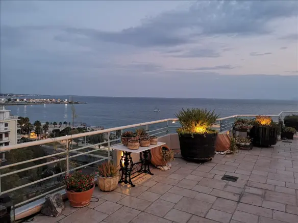 3-bedroom Duplex In Palaio Faliro, Greece (205 M²)