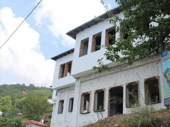 Detached House In Milies, Greece (210 M²)