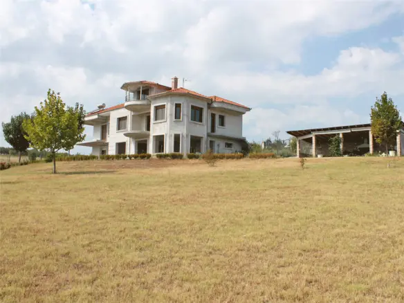 6-bedroom Villa In Katerini, Greece (500 M²)