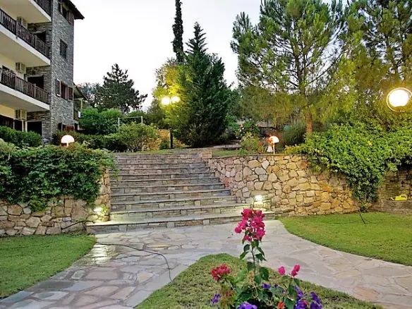 Hotel In Sithonia, Greece (500 M²)