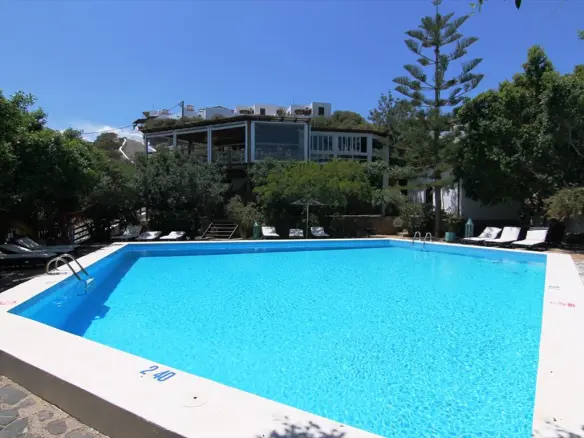 Hotel In Agios Nikolaos, Greece (3.000 M²)