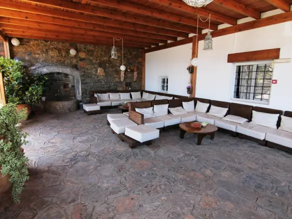 Hotel In Agios Nikolaos, Greece (3.000 M²)