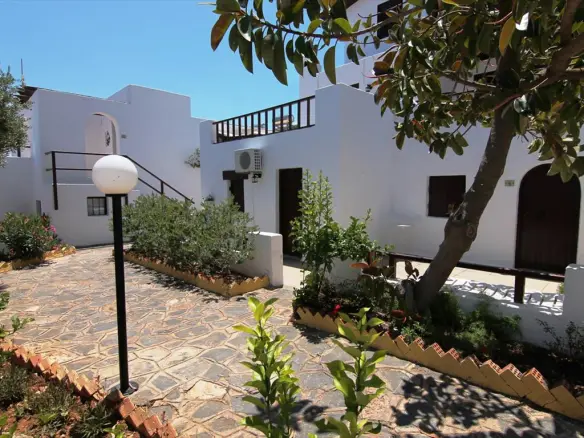Hotel In Agios Nikolaos, Greece (3.000 M²)