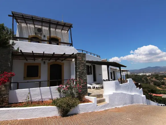 Hotel In Agios Nikolaos, Greece (3.000 M²)