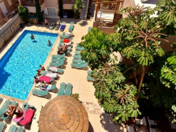 Hotel In Mallia, Greece (1.000 M²)