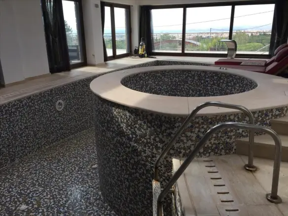 5-bedroom Villa In Panorama, Greece (740 M²)