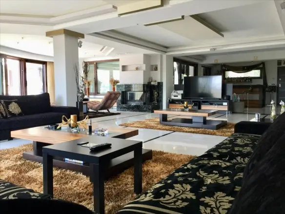 5-bedroom Villa In Panorama, Greece (740 M²)